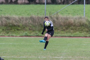 Bild 375 - Frauen Grossenasper SV - SV Steinhorst/Labenz : Ergebnis: 1:3